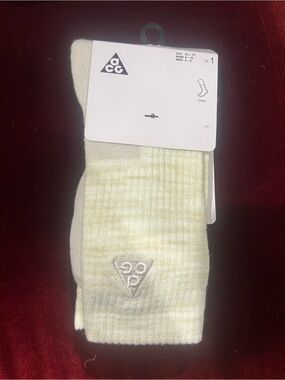 Nike ACG Cream Ribbed Crew Socks - Men's